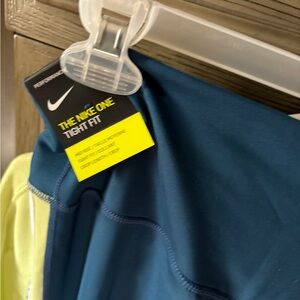 NWT Nike tight fit legging